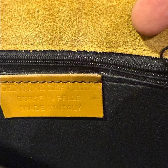 Elegant Mustard Yellow Snake-Embossed Women's Bag - Picture 6 of 7